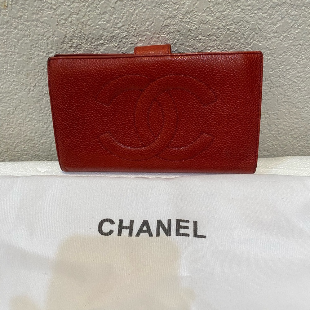 AUTHENTIC Chanel Caviar RED Leather Wallet. GOOD VINTAGE CONDITION